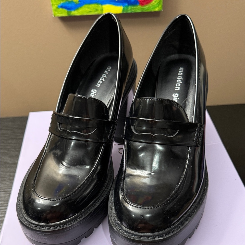 Madden Girl Glossy Black Kassidy Penny 9.5 Women’s.